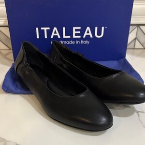 Italeau Women's Black Leather Loafers